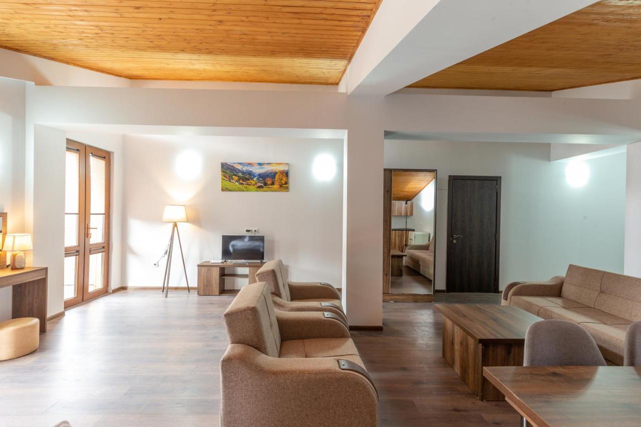 Pine Chalets By Ka Group Гудаури Екстериор снимка